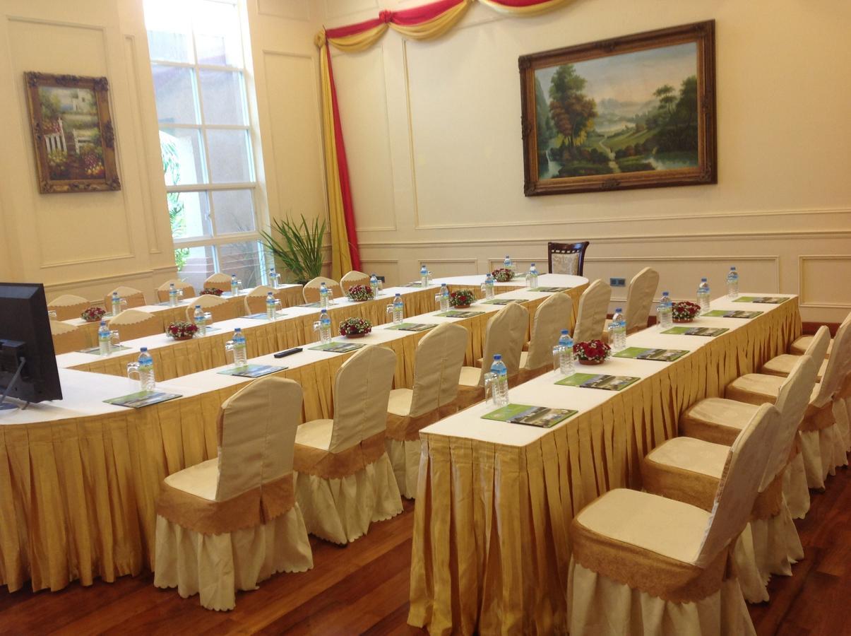 The Hotel Grand Ace Naypyidaw Extérieur photo