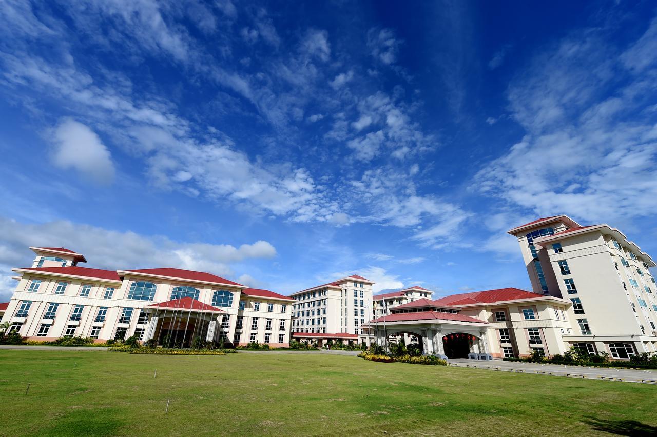 The Hotel Grand Ace Naypyidaw Extérieur photo